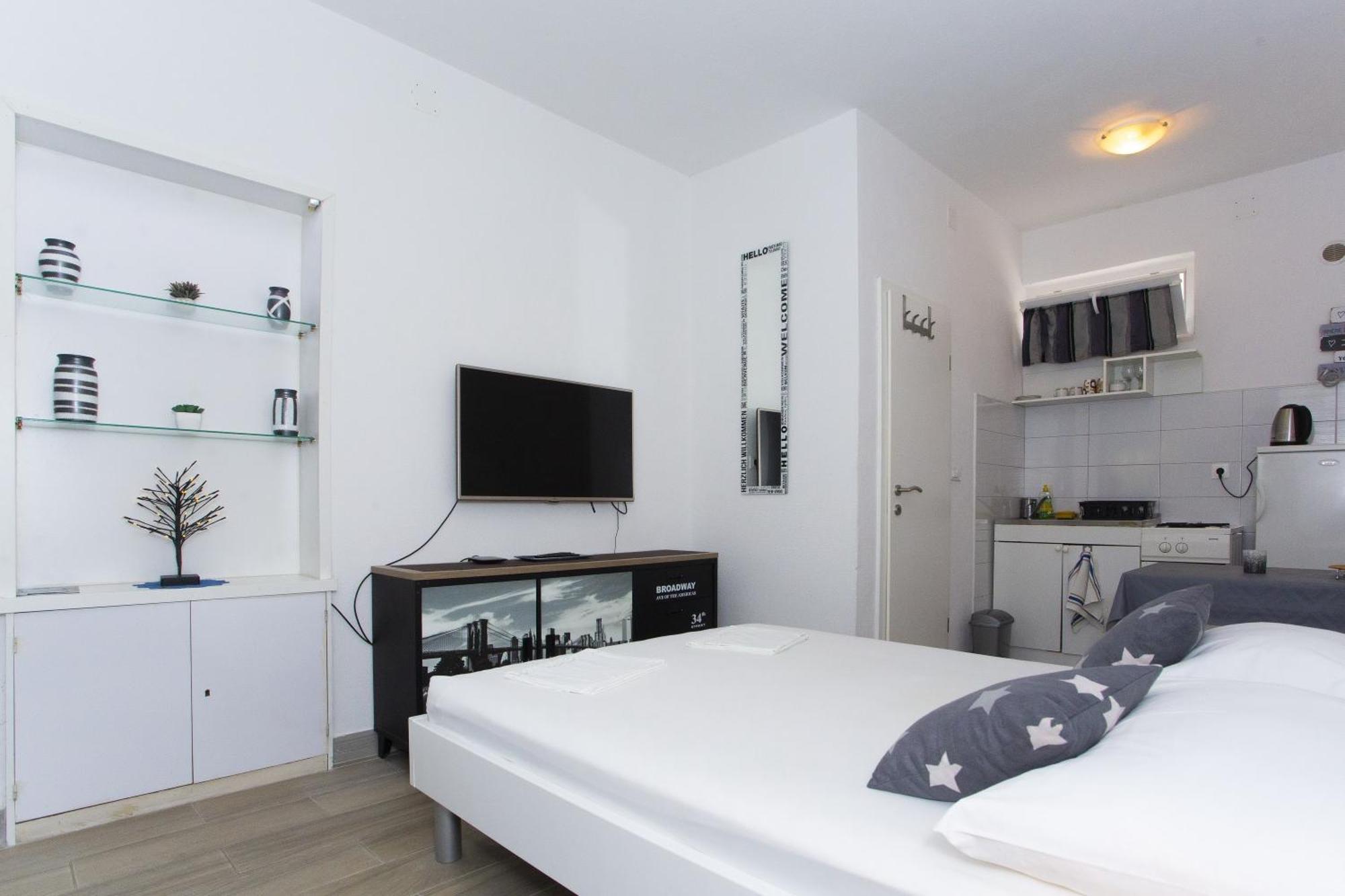Apartments With A Parking Space Podgora, Makarska - 12816 Стая снимка