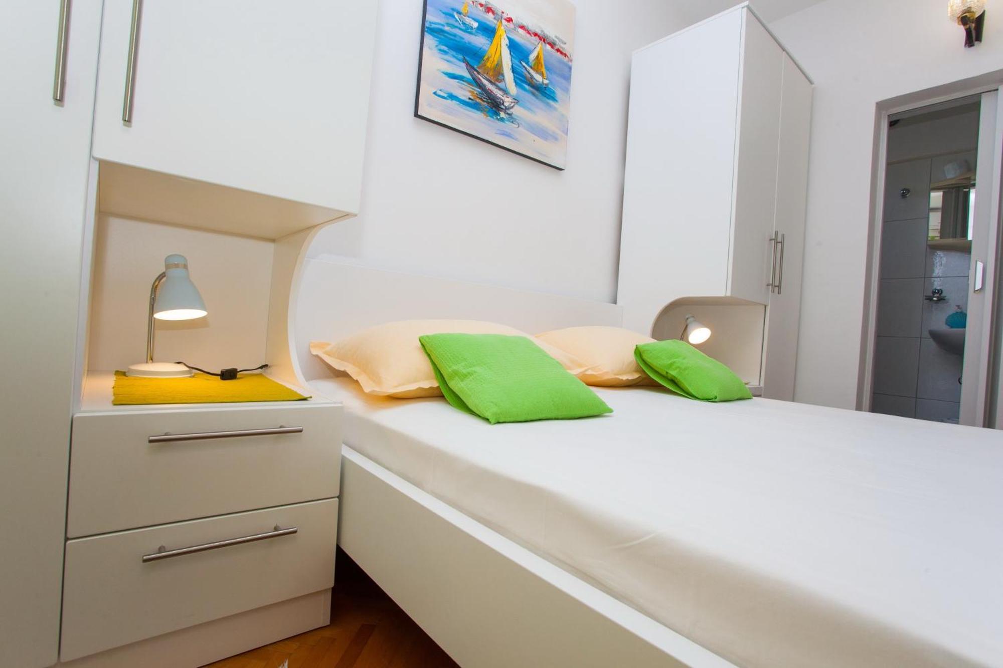 Apartments With A Parking Space Podgora, Makarska - 12816 Стая снимка